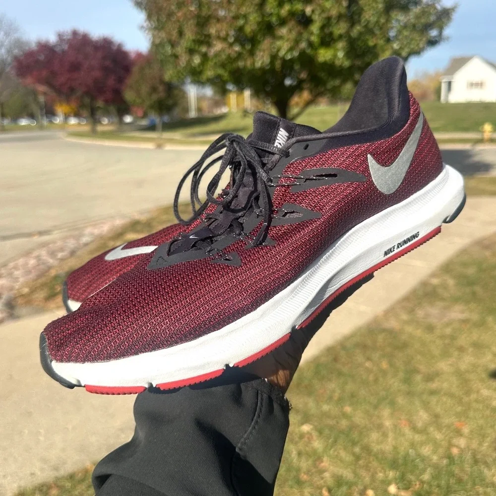 Nike Quest Men's‎ Marathon Running shoes Size 10.5 Burgundy Red